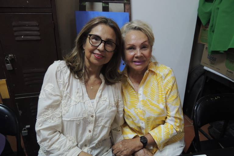 Brindan las bordadoras de corazón un homenaje a la maternidad