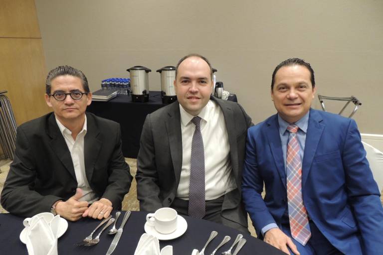 Rinde protesta el nuevo consejo directivo del Colegio de Abogados Eustaquio Buelna