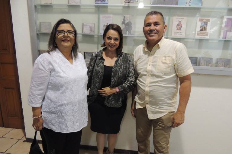 Premian la trayectoria de Martha Alicia Araujo, en el periodismo