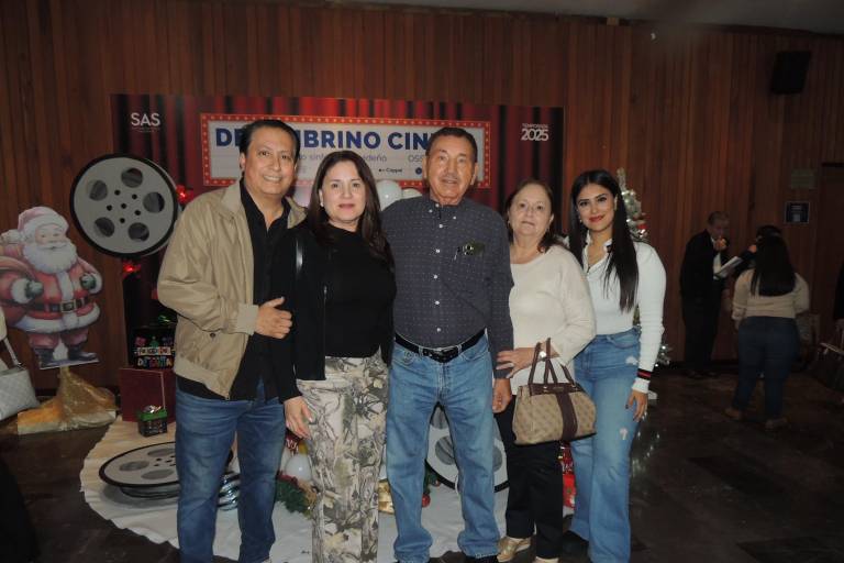 Dan sinaloenses la bienvenida a la Navidad, con el Concierto Decembrino Cinema