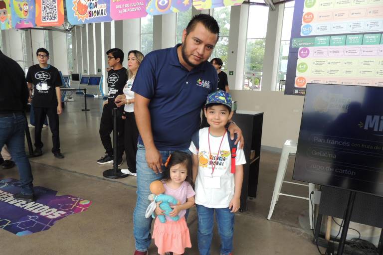 Aprenden mientras juegan en los cursos de verano de Centro de Ciencias de Sinaloa