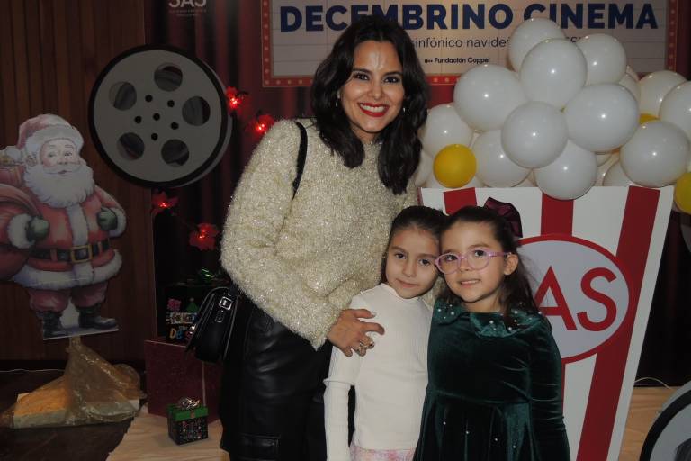 Dan sinaloenses la bienvenida a la Navidad, con el Concierto Decembrino Cinema