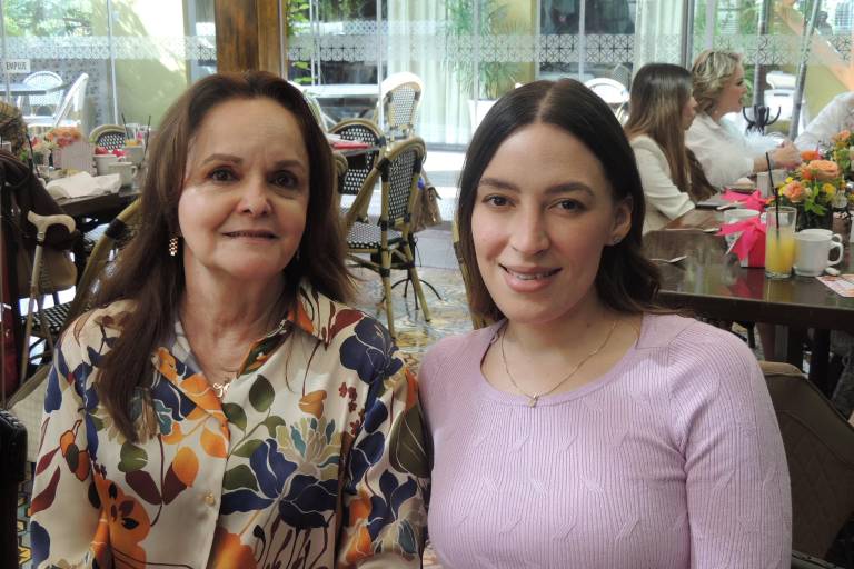 Celebran los 72 años de Beatriz Elizabeth Félix Tamayo