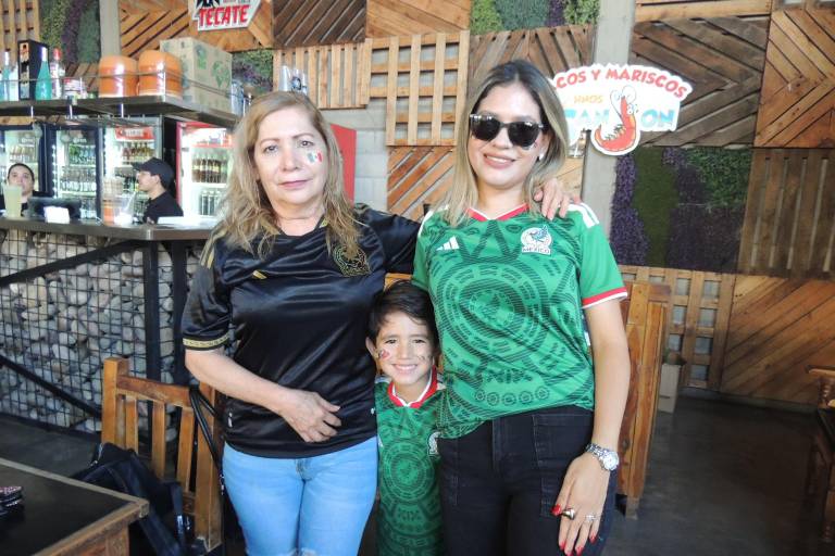 Festejan sinaloenses segundo triunfo de México en la Copa Mundial 2026