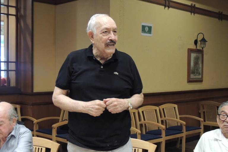 Ex alumnos de la Prevocacional se reúnen para fortalecer lazos de amistad
