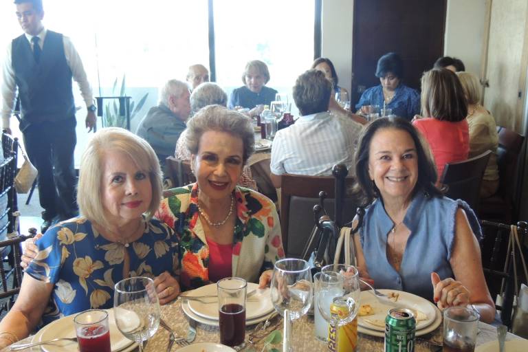 Relizan despedida especial en honor al Padre Juan Ruiz