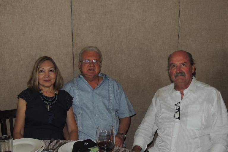 Relizan despedida especial en honor al Padre Juan Ruiz