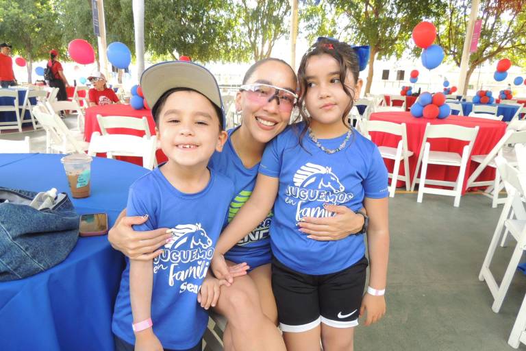 Disfrutan en el Instituto Senda de su tradicional evento ‘Rojos y Azules’