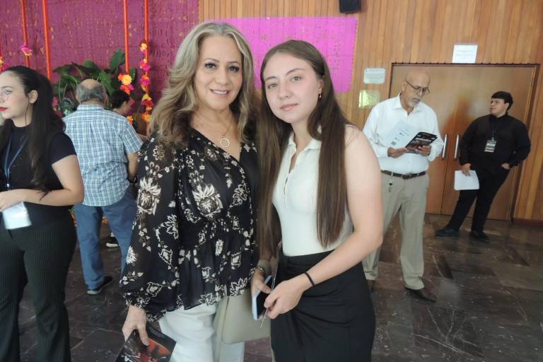 Disfrutan del vuelo de las mariposas con el espectáculo ‘Monarca’