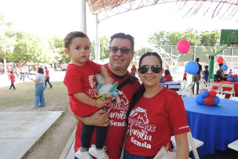 Disfrutan en el Instituto Senda de su tradicional evento ‘Rojos y Azules’