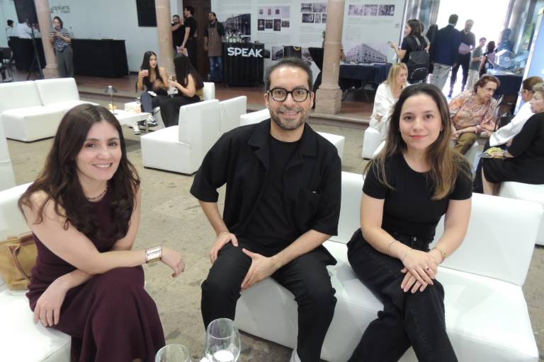 Participan coleccionistas en la edición 35 de la Subastarte Masin 2026