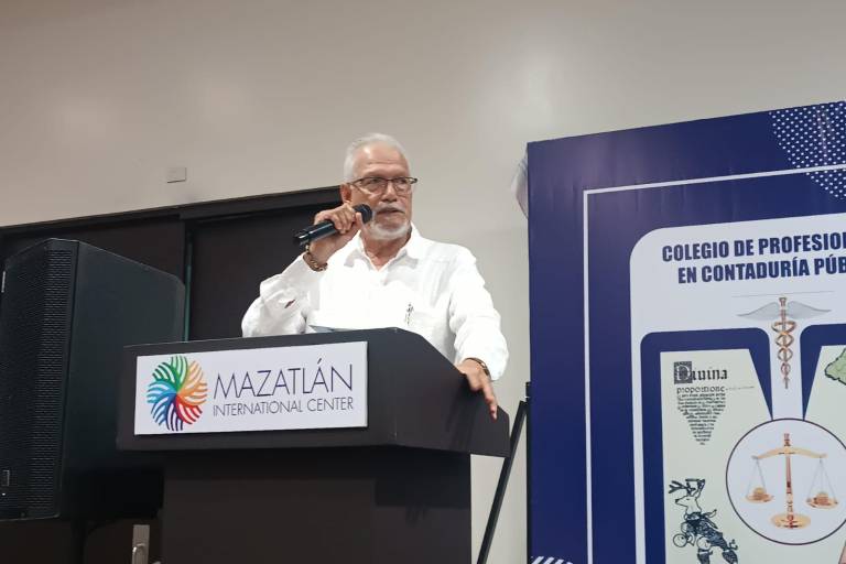 Con ponencia de José Ángel Cortés celebran Profesionistas del Sur de Sinaloa el Día de Contador