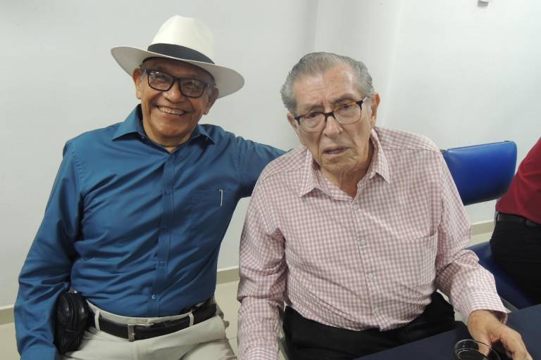 Comparte Paúl Chávez con empresarios, estrategias para reinventar su negocio