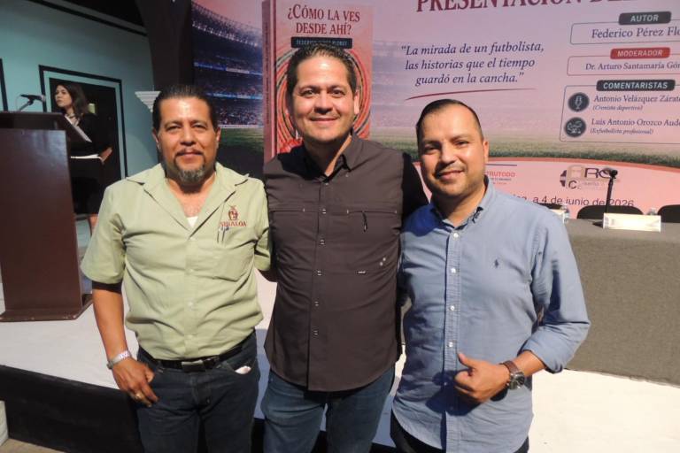 Acompañan a Federico Pérez en la presentación de su libro