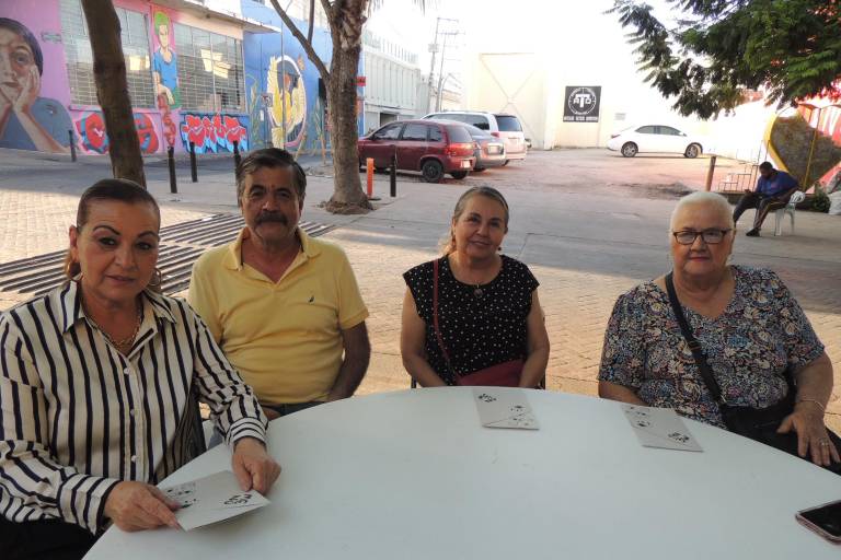 Reconoce María Julia trayectoria de científicos mexicanos en su nuevo libro