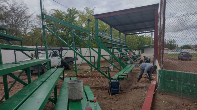 Continúa rehabilitación de estadio de beisbol de Adolfo Ruiz Cortines II