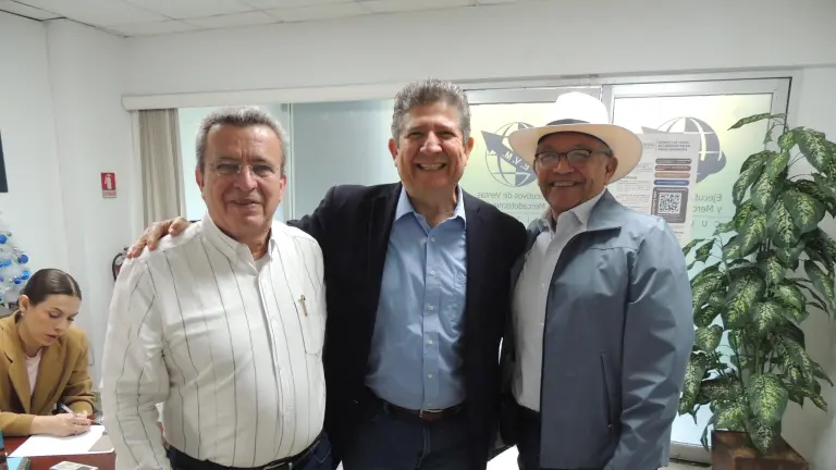 Realiza Ejecutivos de Ventas y Mercadotecnia su última sesión del año, con motivante charla con Gnozin Navarro