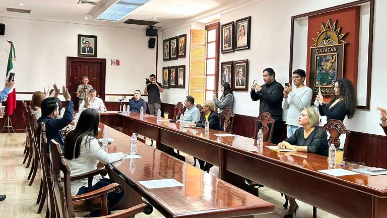 Sesión extraordinaria del Cabildo de Culiacán en la que aprobaron la reforma en materia de transparencia impulsada por el Congreso de Sinaloa.