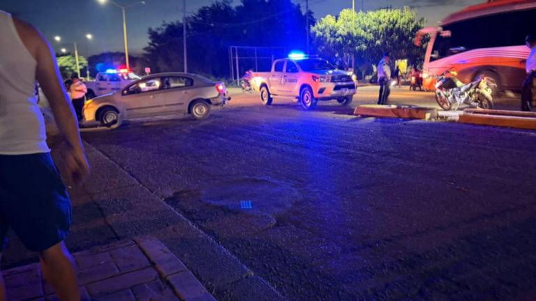 Un motociclista resultó herido en un choque registrado sobre la Avenida Rotarismo, en El Rosario.