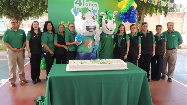 Directivos del Instituto Senda encabezan el festejo del 41 Aniversario.