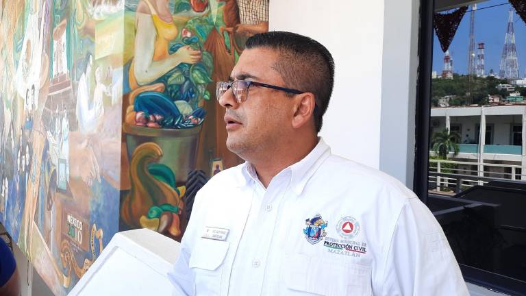 Eloy Ruíz Gastélum hizo un llamado a evitar a exponerse al sol de 12:00 a 17:00 horas.