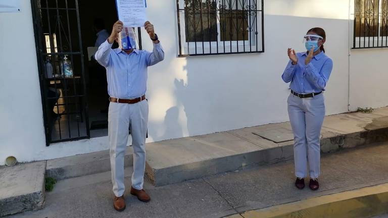 Esposa del Alcalde con licencia de Rosario se ‘cuela’ en las pluris panistas para el Congreso