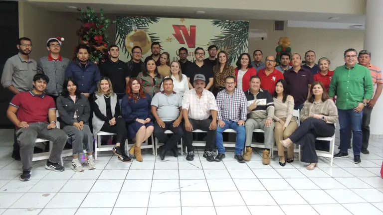 Personal de Noroeste disfrutan su posada.