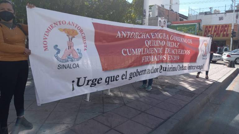 Por segunda vez en cinco días, se manifiesta Antorcha Campesina por presunto incumplimiento de Gobierno del Estado, en Culiacán