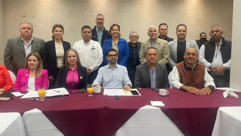Reunión del Subsecretario de Economía de Sinaloa, José Roberto Sánchez Angulo, con la Intercamaral de Los Mochis.
