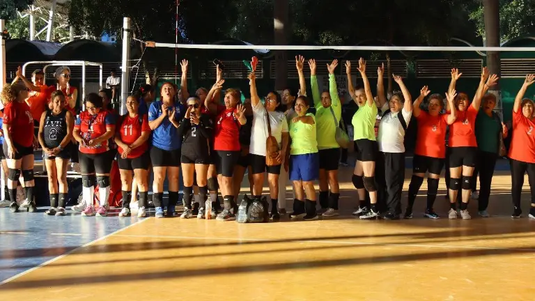 Se inaugura con colorida ceremonia.