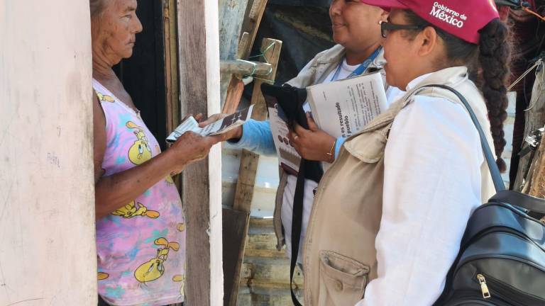 Los Servidores de la Nación informan en Rosario sobre el registro para el programa Viviendas del Bienestar.
