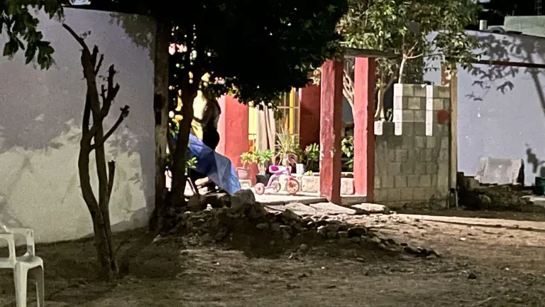 Dos personas sin vida y un adolescente herido dejó un ataque a balazos este jueves en la colonia Pemex.