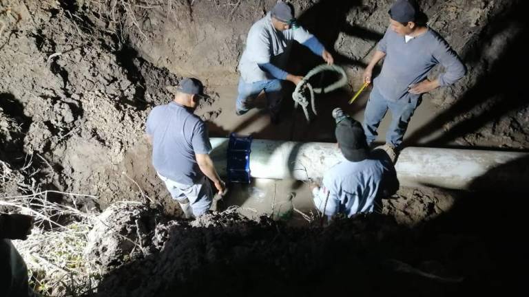 Al parecer la ‘abrasera’ que se colocó no quedo ajustada suficiente y volvió la fuga, hubo que volver a apagar los equipos.