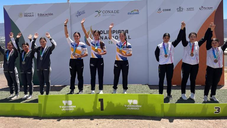 El equipo sinaloense, en el que compitió Hanna Enciso, saluda desde el segundo lugar del podio.
