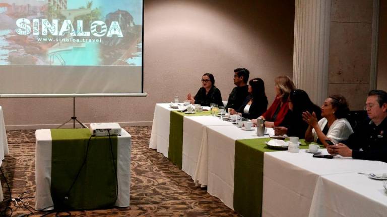 Funcionarios de Sectur y representantes de colegios de profesionistas sostuvieron una reunión sobre la oferta de Culiacán para congresos y convenciones.