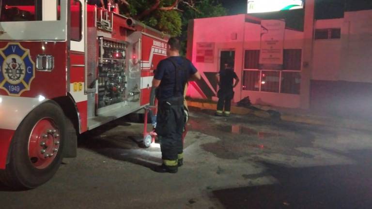 Acaba incendio con bodega de Telégrafos del sector Humaya al norte de Culiacán