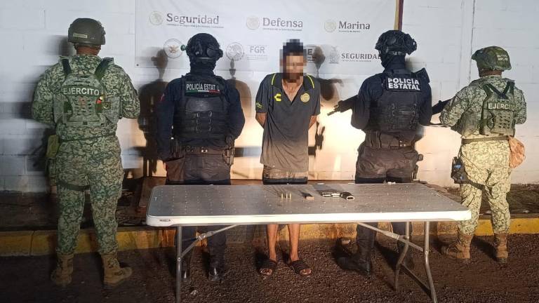 El Detenido amenazó a la víctima con un arma de fuego, y luego de la movilización de autoridades, este fue detenido.