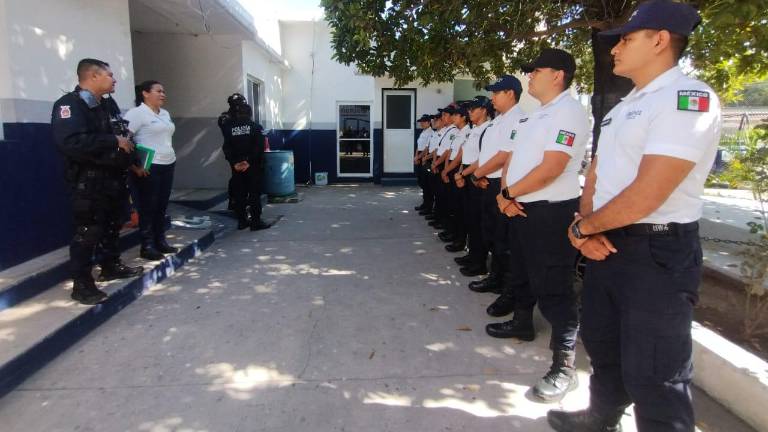 López Domínguez pidió a los nuevos elementos conducirse con disciplina, compromiso y apego a la legalidad de sus funciones.