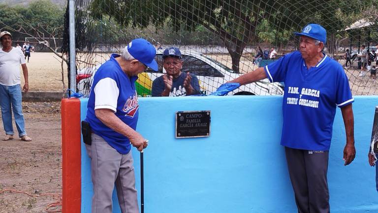 El campo 5 llevará oficialmente el nombre de Familia García Arauz.