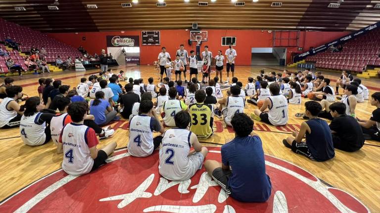 Niños y jóvenes podrán mejorar sus habilidades y divertirse con el baloncesto.