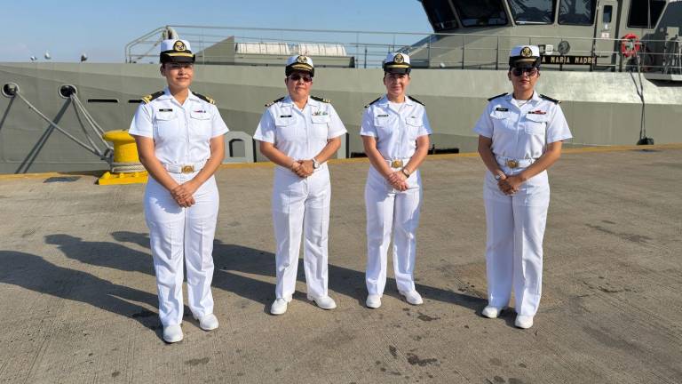 Oficiales de la Secretaría de Marina comparten su experiencia dentro de la institución desde la Cuarta Región Naval en Mazatlán.