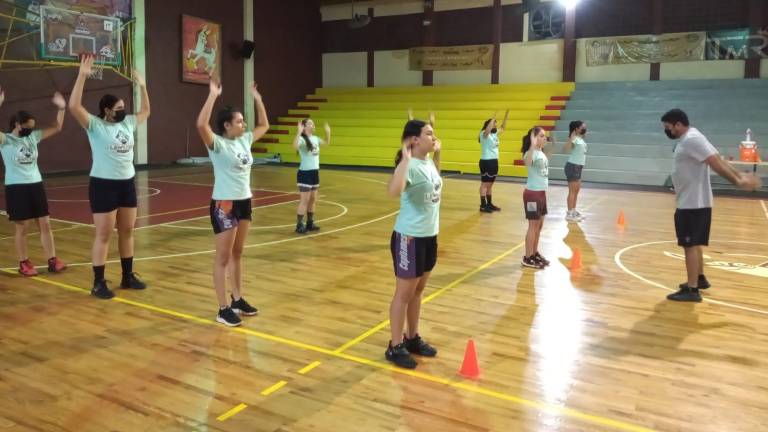 Basquetbolistas locales acuden al Try Out.