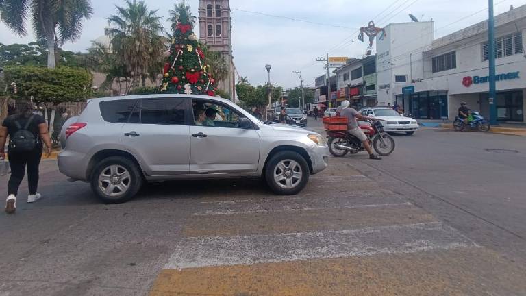 La población en Escuinapa ha puesto al amor por encima del dinero en los rituales que alistan para Año Nuevo.