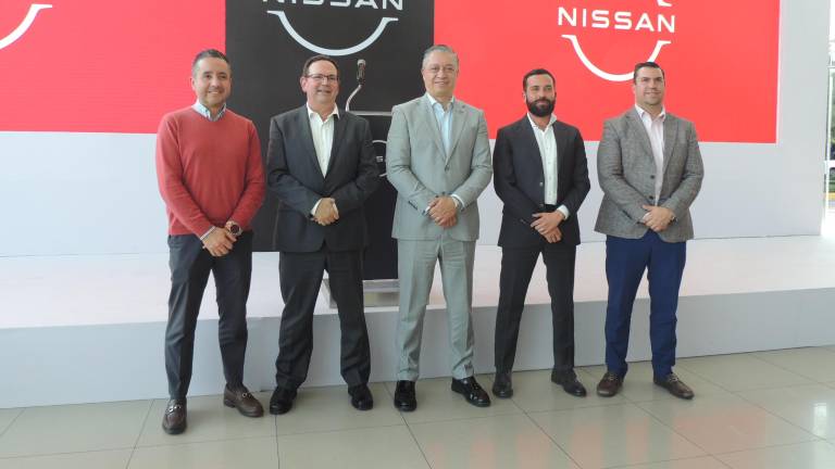 Directivos de Nissan presentes en la inauguración formal de sus agencias en Culiacán.
