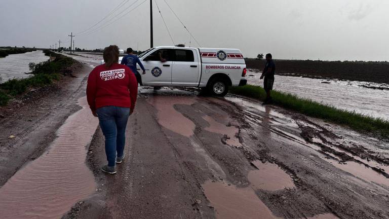 Se desborda dren en Costa Rica y arroyo en El Limón de los Ramos; hay 40 evacuados