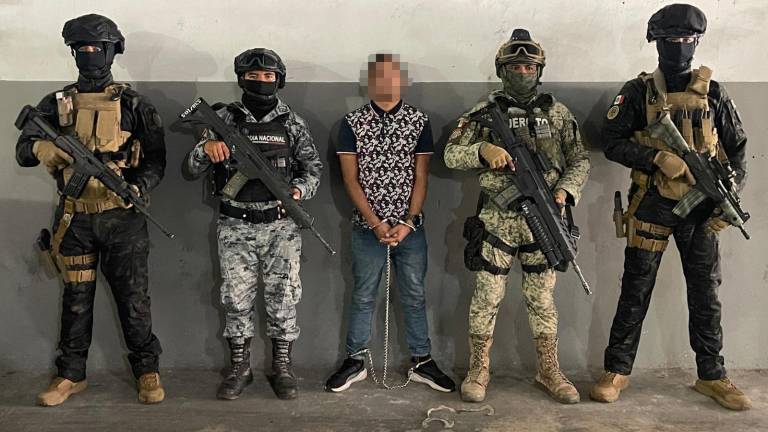 El detenido enfrenta acusaciones por los delitos de feminicidio cuando la víctima se encontraba en estado de indefensión y homicidio calificado en grado de tentativa.