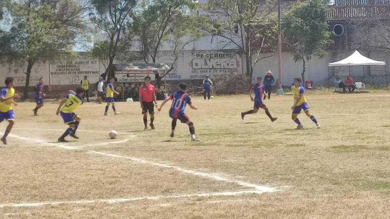 Familia Aguilar-Carrillo vence por 4-0 a los Boys.