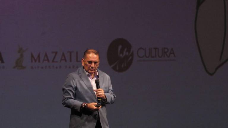 Óscar García Osuna expresó que la intención es incorporar plenamente la máxima fiesta porteña al proyecto cultural del municipio para preservar y transmitir las raíces de la comunidad.
