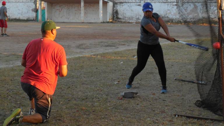 Invitan a integrarse a Escuela Municipal de Softbol Femenil de Escuinapa