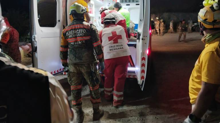 Atención al primer trabajador minero rescatado en Rosario.